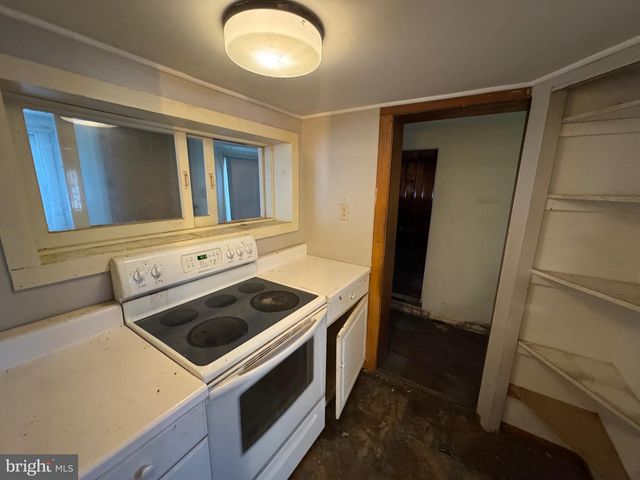 4 TRENTON, Mahanoy City, PA 17948