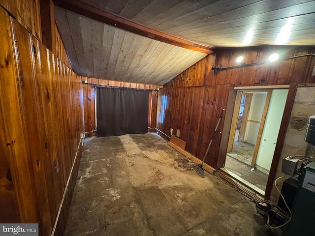 4 TRENTON, Mahanoy City, PA 17948