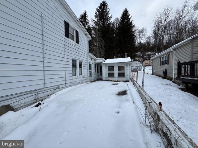 4 TRENTON, Mahanoy City, PA 17948