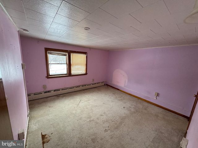 4 TRENTON, Mahanoy City, PA 17948