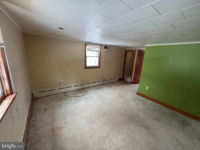 4 TRENTON, Mahanoy City, PA 17948