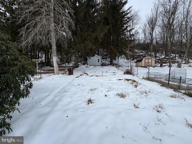 4 TRENTON, Mahanoy City, PA 17948