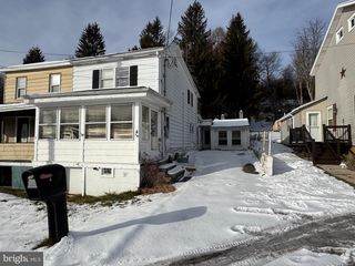 4 TRENTON, Mahanoy City, PA 17948