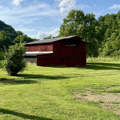 2625 Wartrace Hwy, Pleasant Shade, TN 37145