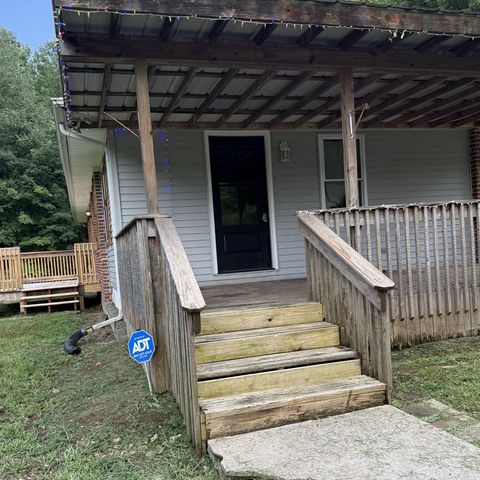 2625 Wartrace Hwy, Pleasant Shade, TN 37145