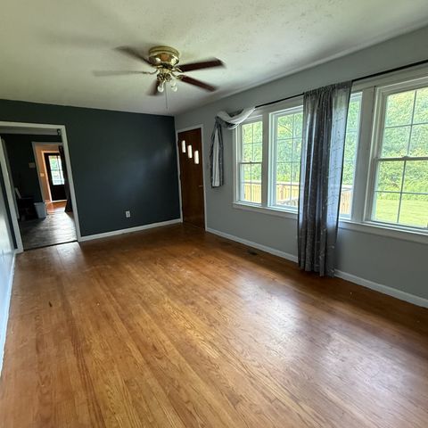2625 Wartrace Hwy, Pleasant Shade, TN 37145