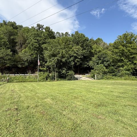2625 Wartrace Hwy, Pleasant Shade, TN 37145