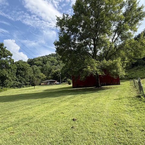 2625 Wartrace Hwy, Pleasant Shade, TN 37145