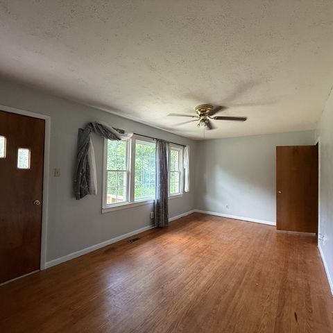 2625 Wartrace Hwy, Pleasant Shade, TN 37145