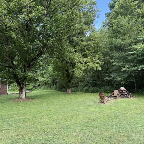 2625 Wartrace Hwy, Pleasant Shade, TN 37145