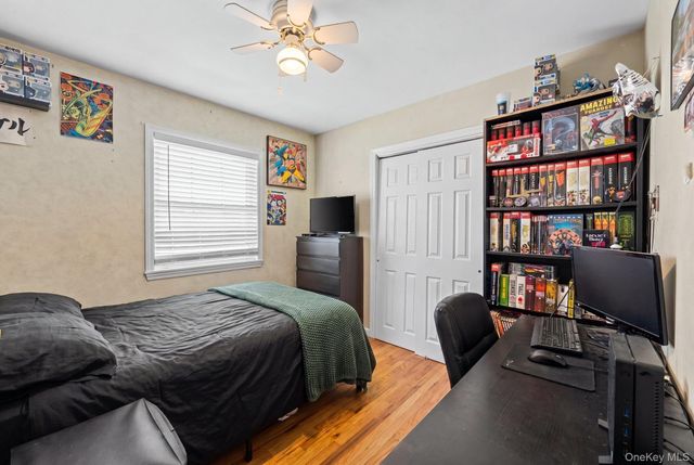 25 Harvey Lane, Ronkonkoma, NY 11779