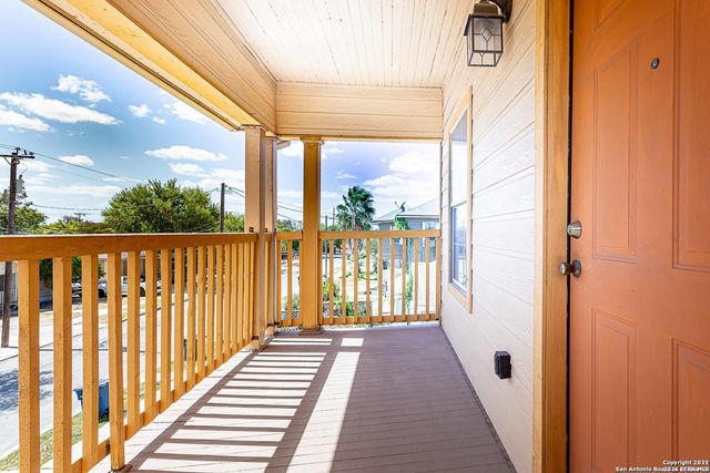 611 W Ridgewood Ct Apt 2, San Antonio, TX 78212