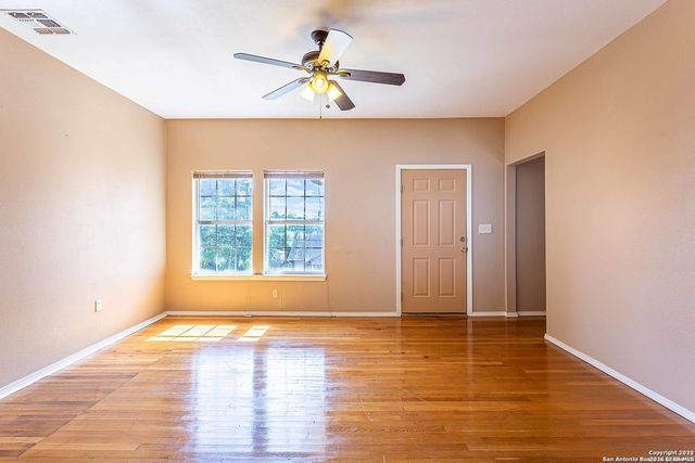 611 W Ridgewood Ct Apt 2, San Antonio, TX 78212
