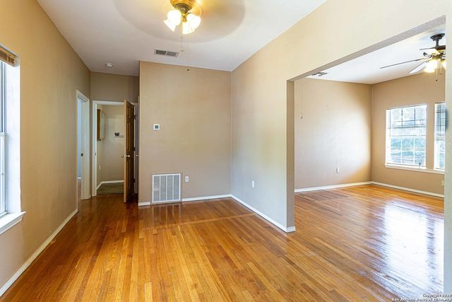 611 W Ridgewood Ct Apt 2, San Antonio, TX 78212