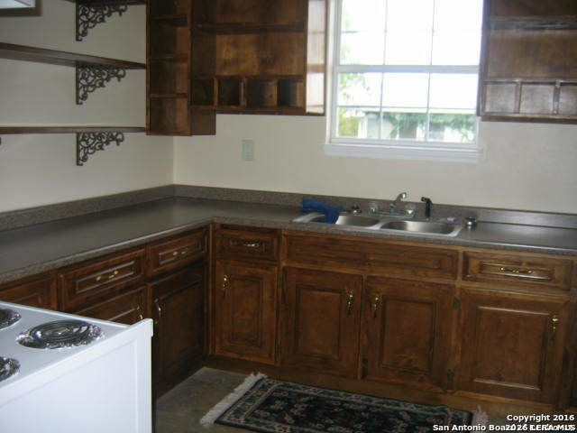 611 W Ridgewood Ct Apt 2, San Antonio, TX 78212