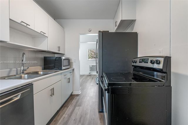 51 27th Ct N, Boynton Beach, FL 33435