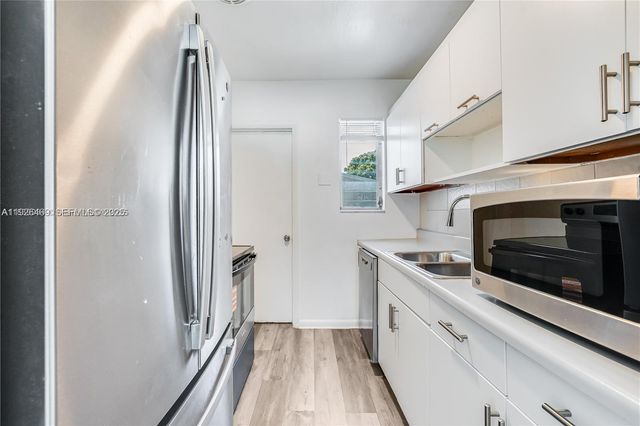 51 27th Ct N, Boynton Beach, FL 33435