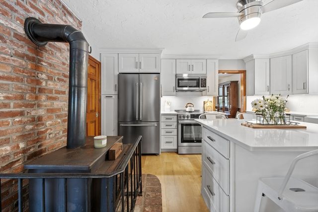 751 Washington St, Whitman, MA 02382