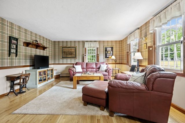 751 Washington St, Whitman, MA 02382