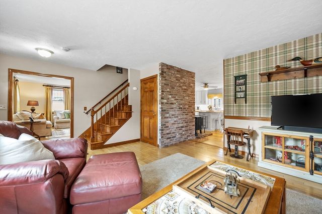 751 Washington St, Whitman, MA 02382