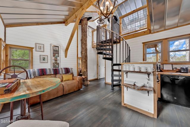 1233 Secona Way, Sevierville, TN 37876