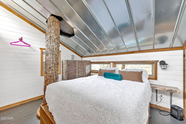 1233 Secona Way, Sevierville, TN 37876