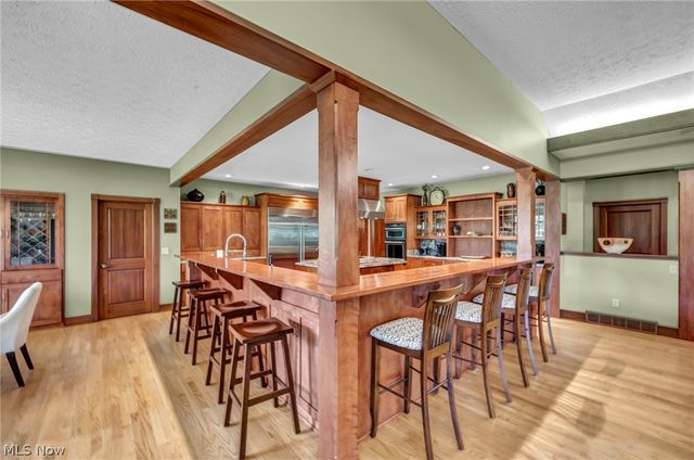 3909 Weymouth Woods Drive, Medina, OH 44256