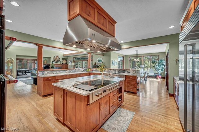 3909 Weymouth Woods Drive, Medina, OH 44256
