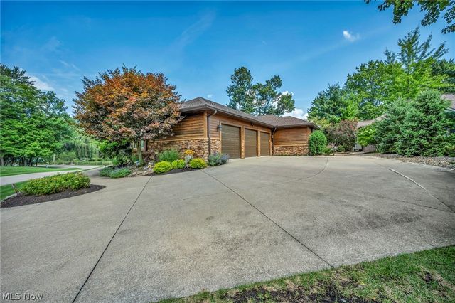 3909 Weymouth Woods Drive, Medina, OH 44256