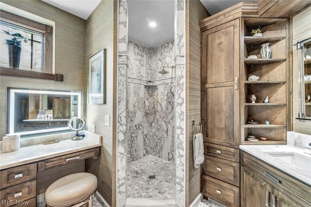 3909 Weymouth Woods Drive, Medina, OH 44256