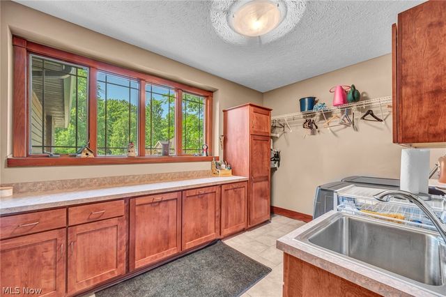 3909 Weymouth Woods Drive, Medina, OH 44256