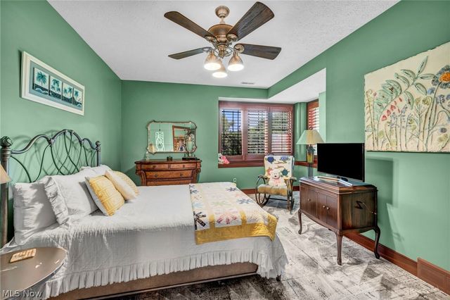 3909 Weymouth Woods Drive, Medina, OH 44256