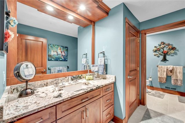 3909 Weymouth Woods Drive, Medina, OH 44256