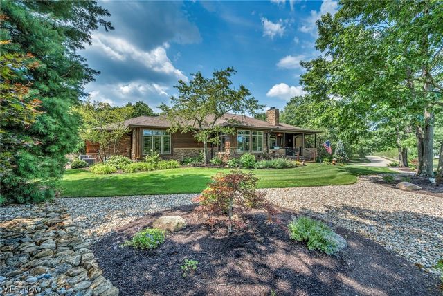 3909 Weymouth Woods Drive, Medina, OH 44256