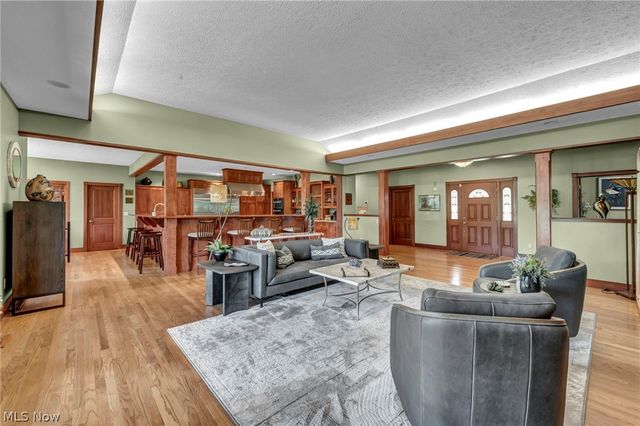 3909 Weymouth Woods Drive, Medina, OH 44256