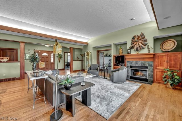 3909 Weymouth Woods Drive, Medina, OH 44256