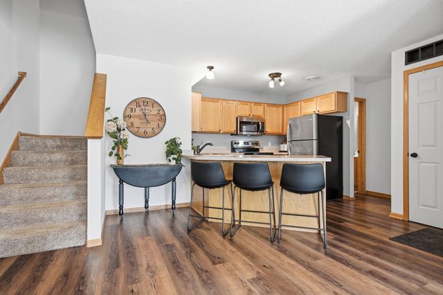 8630 Quarry Ridge Lane C, Woodbury, MN 55125