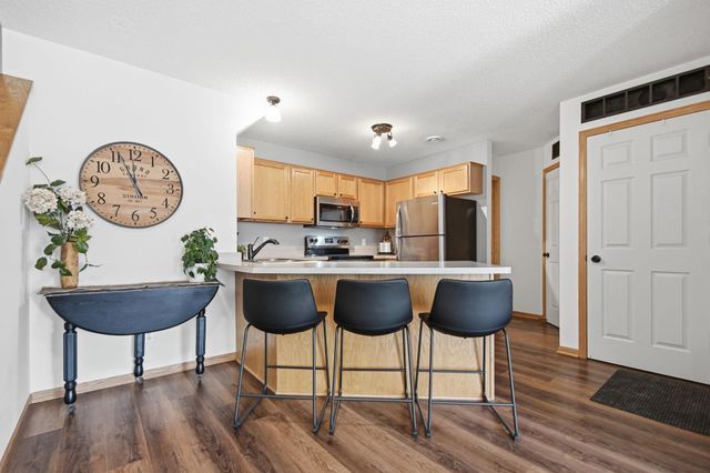 8630 Quarry Ridge Lane C, Woodbury, MN 55125