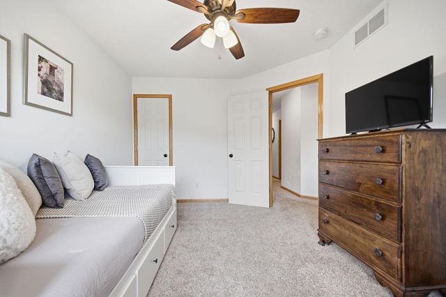 8630 Quarry Ridge Lane C, Woodbury, MN 55125