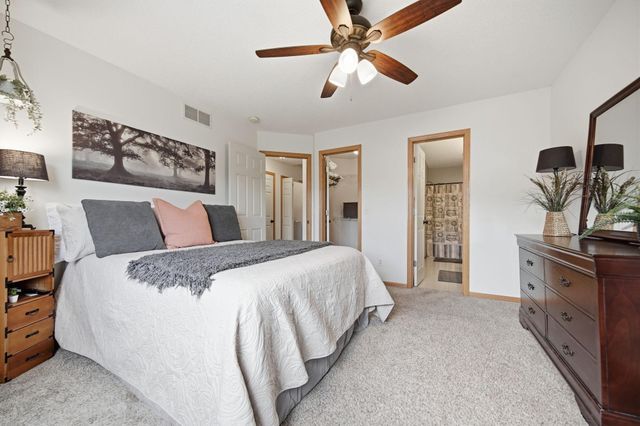 8630 Quarry Ridge Lane C, Woodbury, MN 55125