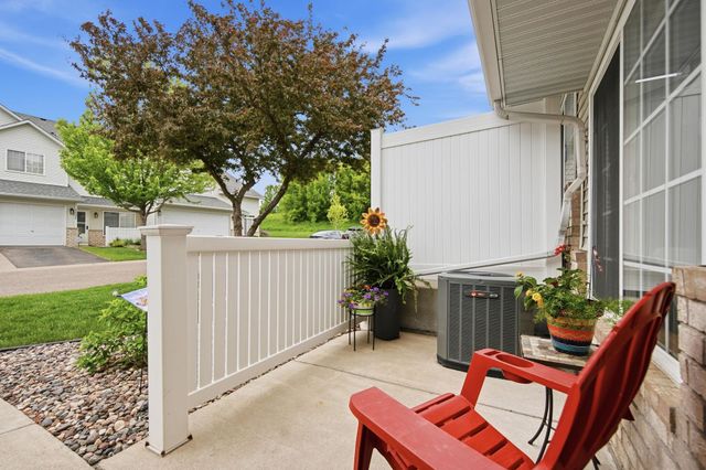 8630 Quarry Ridge Lane C, Woodbury, MN 55125