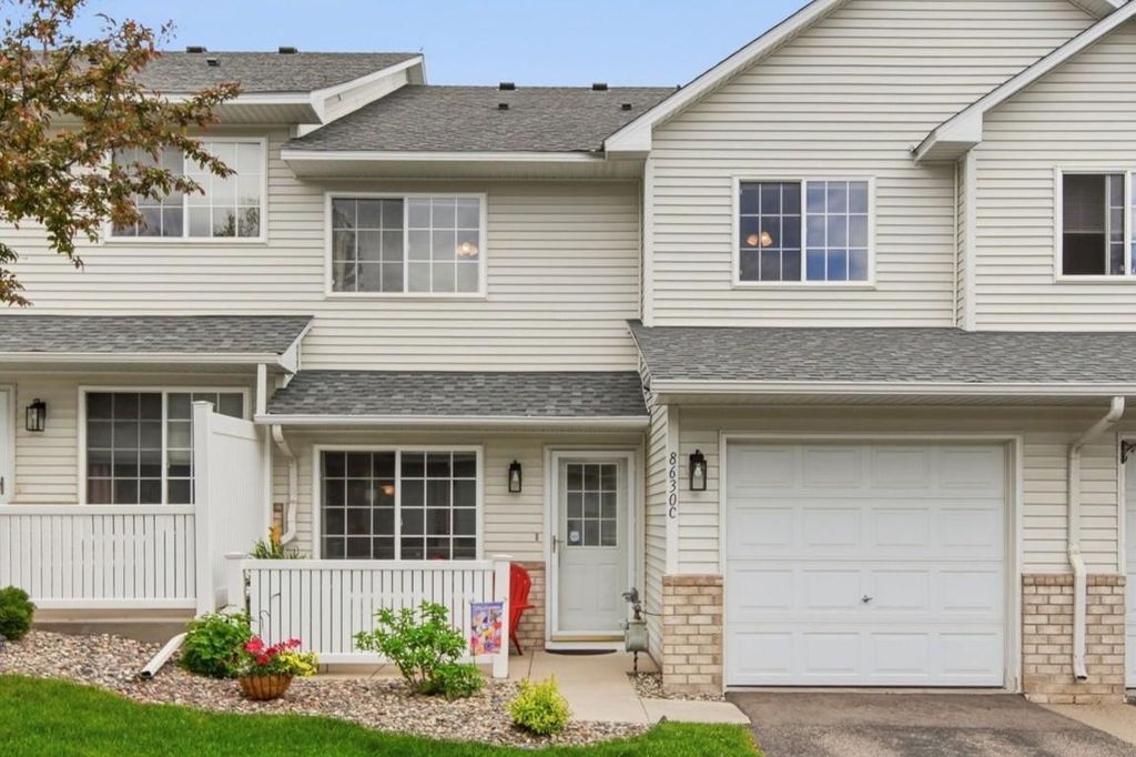 8630 Quarry Ridge Lane C, Woodbury, MN 55125