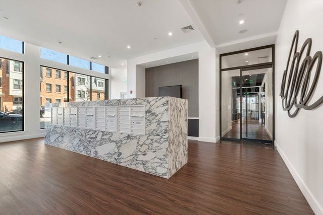 99 Sumner St PH621, Boston, MA 02128