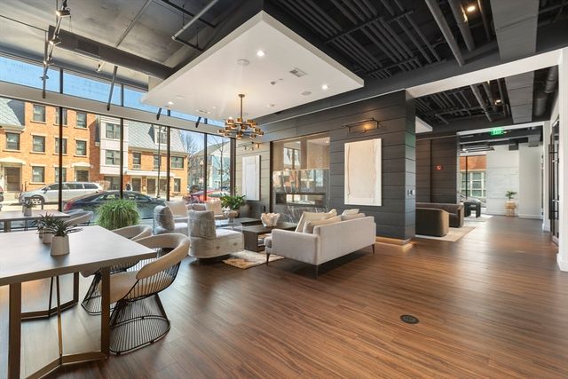 99 Sumner St PH621, Boston, MA 02128