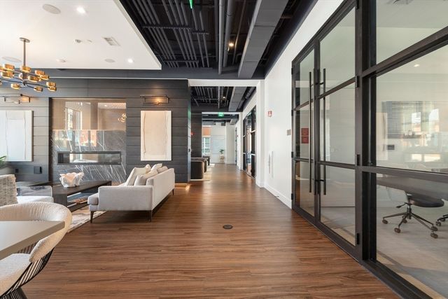 99 Sumner St PH621, Boston, MA 02128