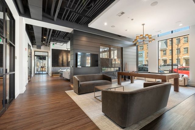 99 Sumner St PH621, Boston, MA 02128