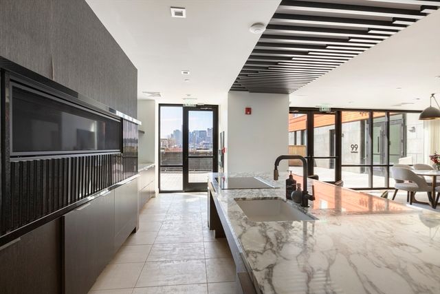 99 Sumner St PH621, Boston, MA 02128