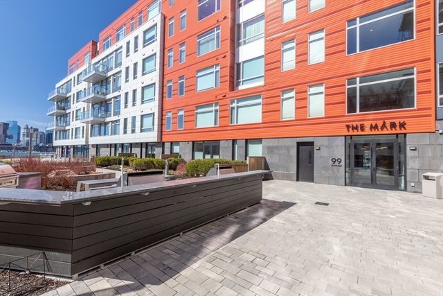 99 Sumner St PH621, Boston, MA 02128