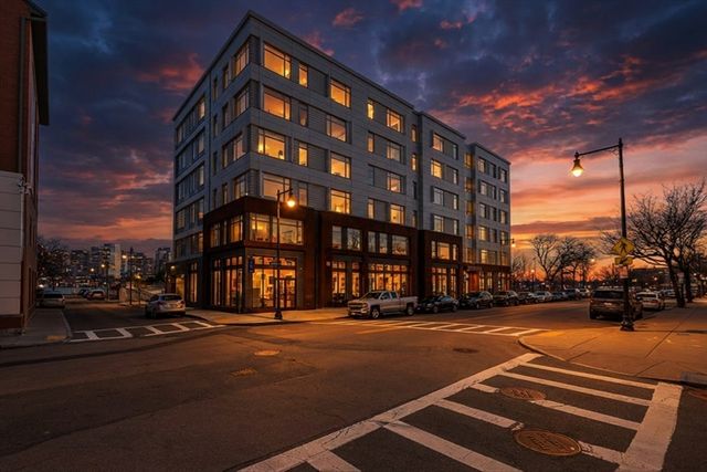 99 Sumner St PH621, Boston, MA 02128