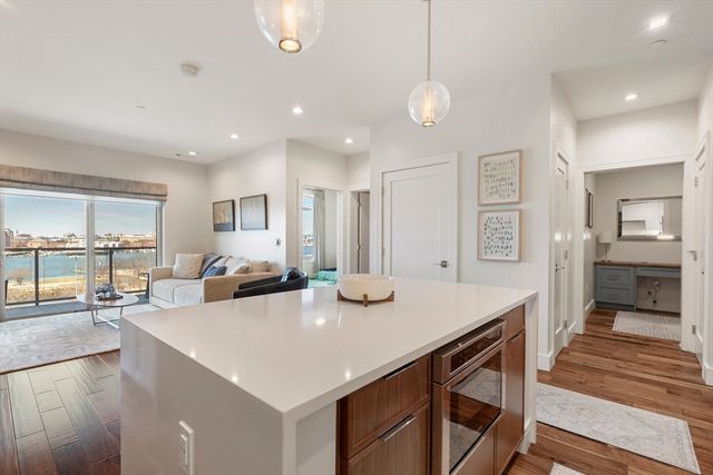 99 Sumner St PH621, Boston, MA 02128